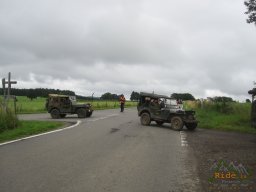 2024-07-27 - RBSB - Camp-Toccoa - Leader d'un cortège de véhicules WW2 en Side-Car